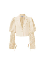Trendy korte blazer met kant