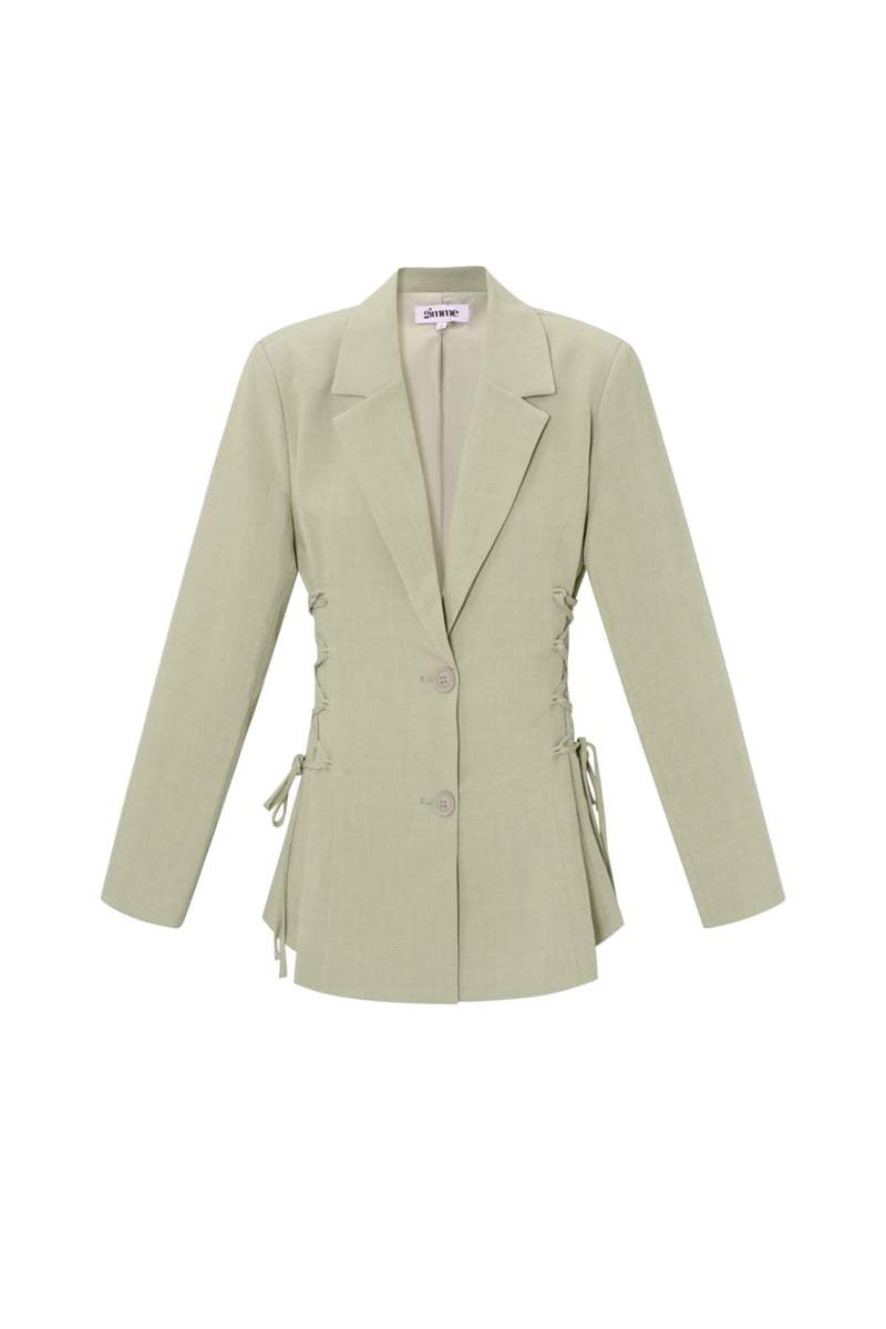 Getailleerde blazer met vetersluiting
